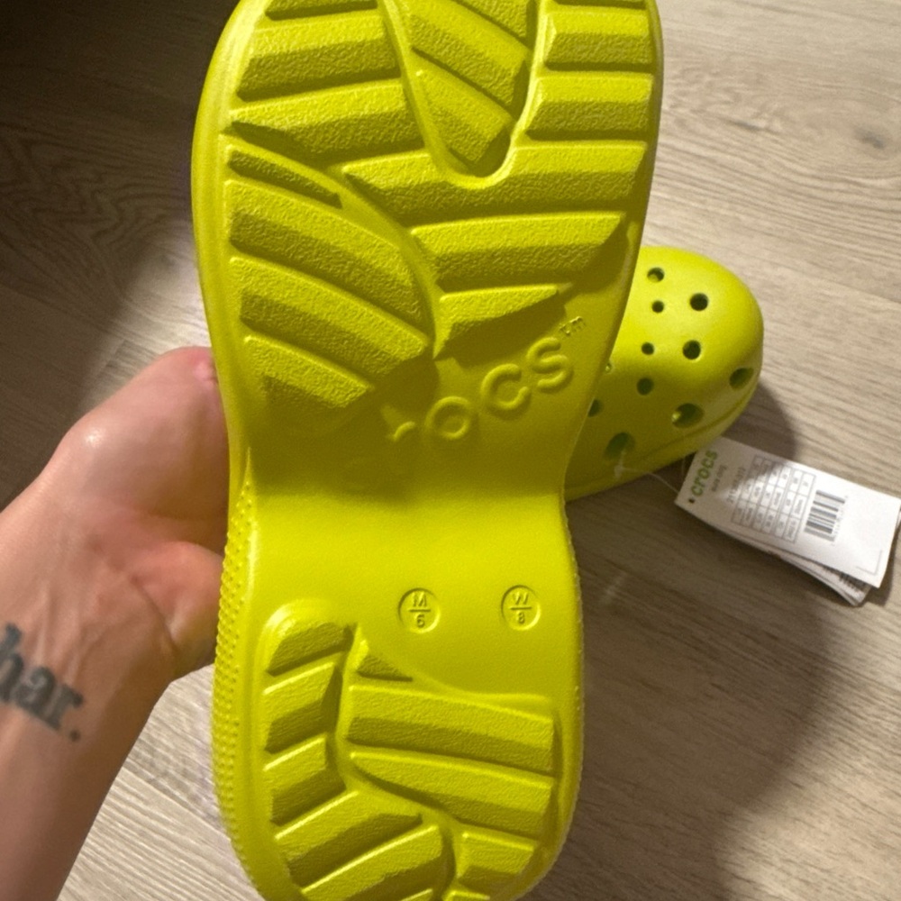 Crocs Aura Clogs Kiwi Green Color 2” Heel NWT Mens Size 6/Womens Size 8 - Picture 9 of 10